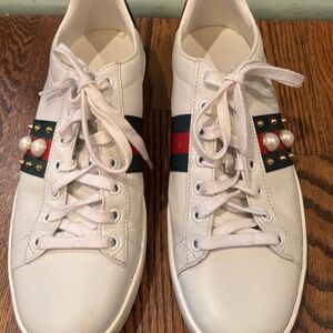 Gucci Womens Ace Studded Pearl Sneakers 39.5